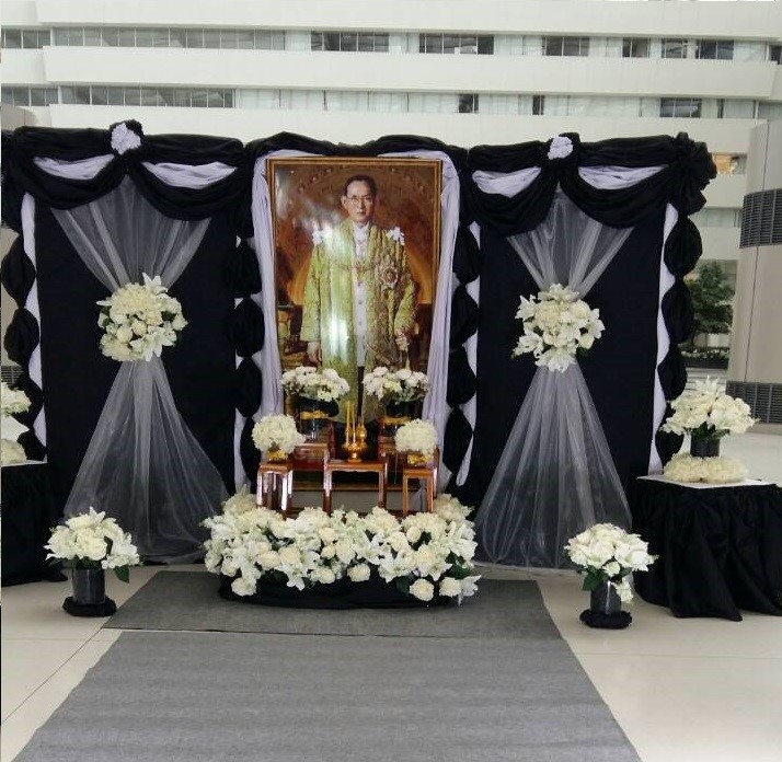 ภาพแสดงความไว้อาลัยแด่พระบาท สมเด็จพระปรมินทร มหาภูมิพลอดุลยเดช